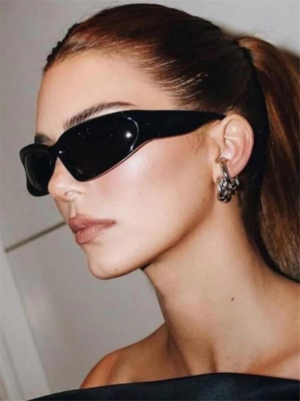 Retro Sunglasses - Picture 2 of 3